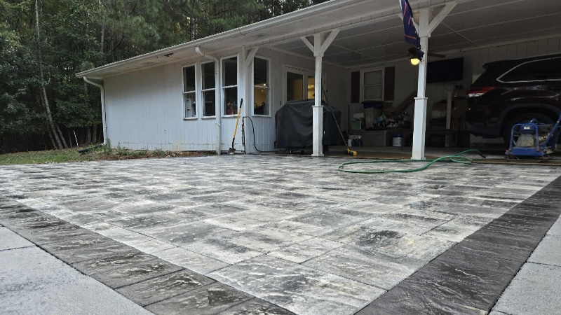 Suwannee raised patio retaining wall