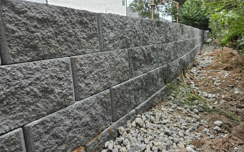 Segmental Retaining Wall Construction